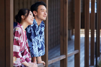 A couple going on a onsen trip