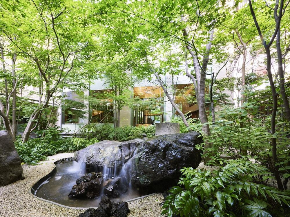 しっとり過ごしたい人におすすめ。和の風情あふれる大人の隠れ家4058456