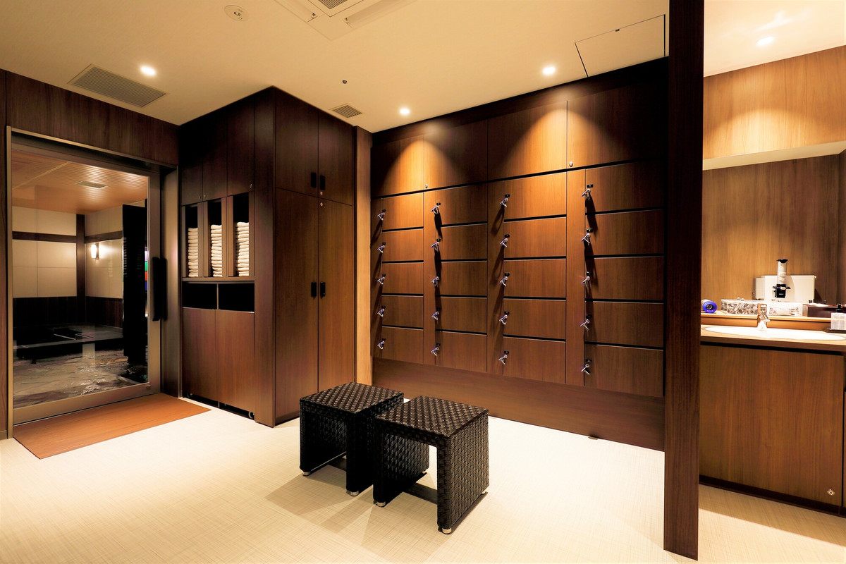 男性浴場／脱衣所