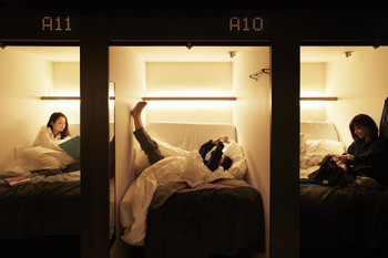 Even girls want to stay in capsule hotels! 3,380,000