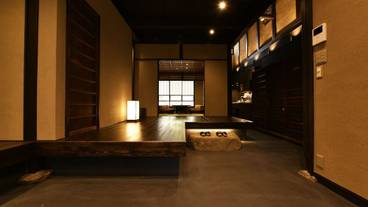 内部エントランス / 2