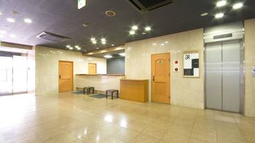 内部エントランス / 2