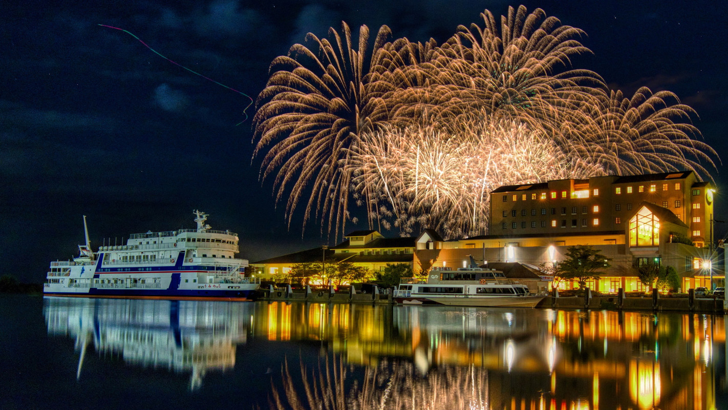 Hotel exterior | Fireworks