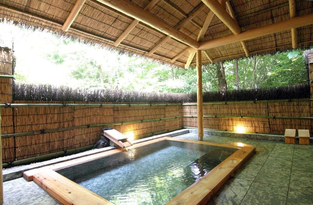 森の静寂に包まれた七つの貸切温泉を堪能しよう3433037