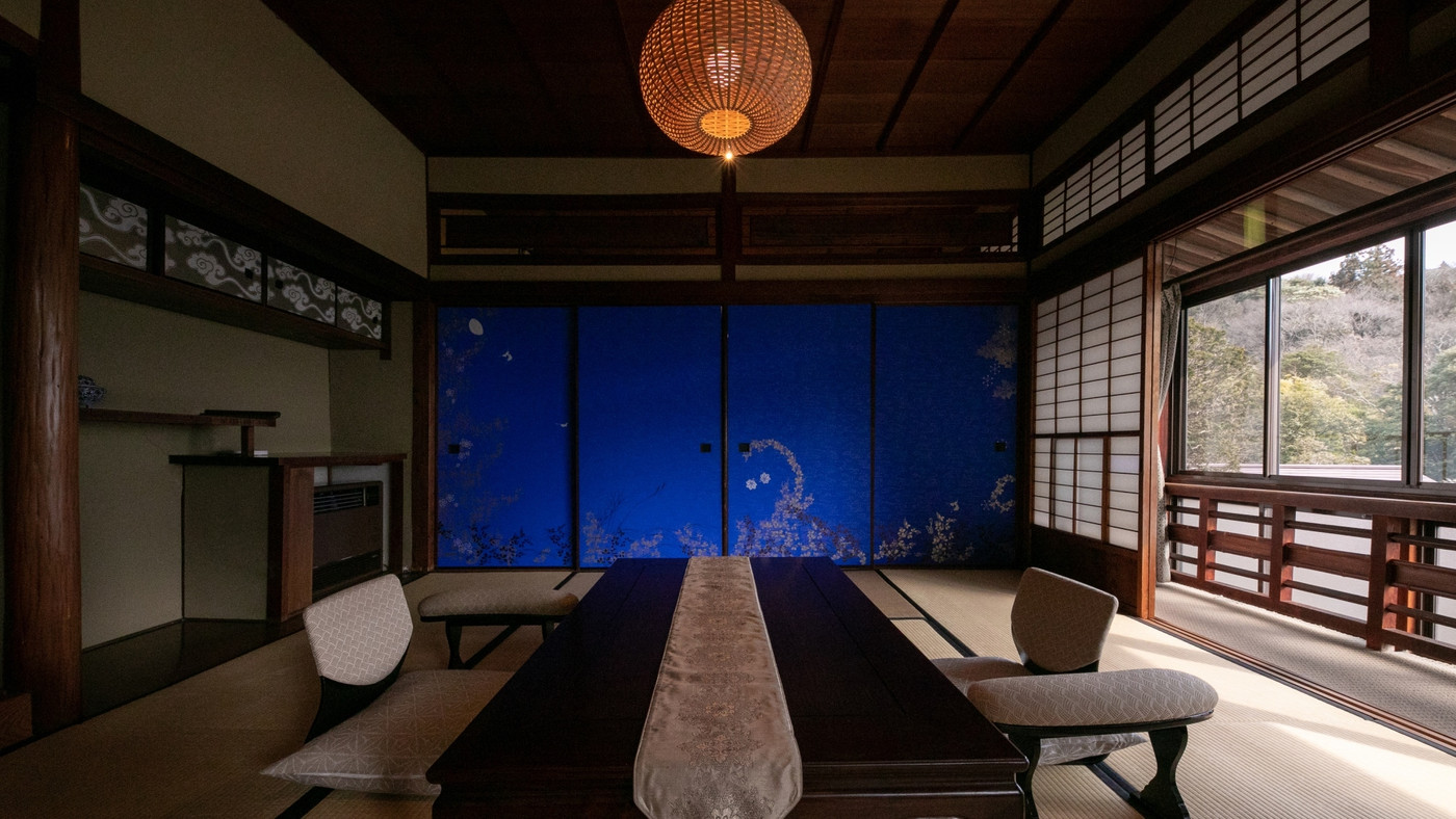 神秘的なミルキーブルーの湯にうっとり「岡本屋」3461164