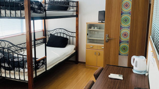 エコノミー 4 人部屋 禁煙 共用バスルーム