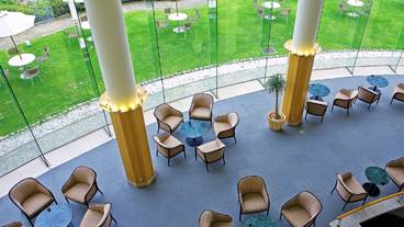 ロビーラウンジ / 1