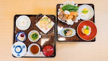 食事・飲み物 / 3