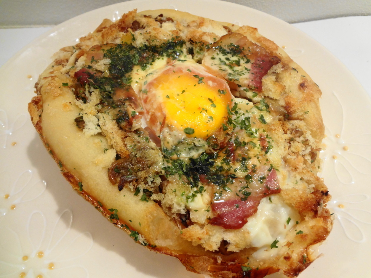 「パン家のどん助」料理 51838 広島風お好み焼きパン