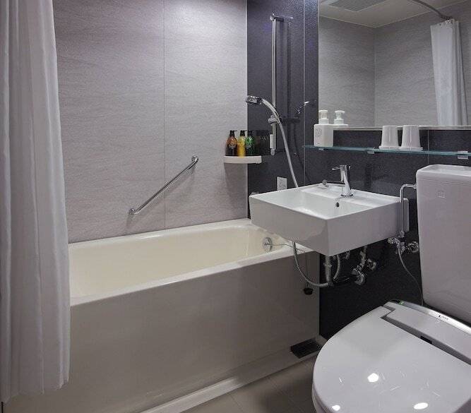 ビジネスのバスルーム例 / 4