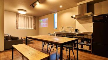 客室内のダイニングエリア / 4