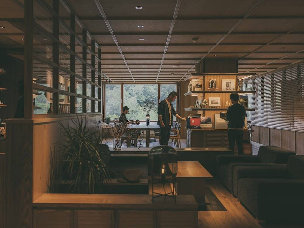 ロビーラウンジ