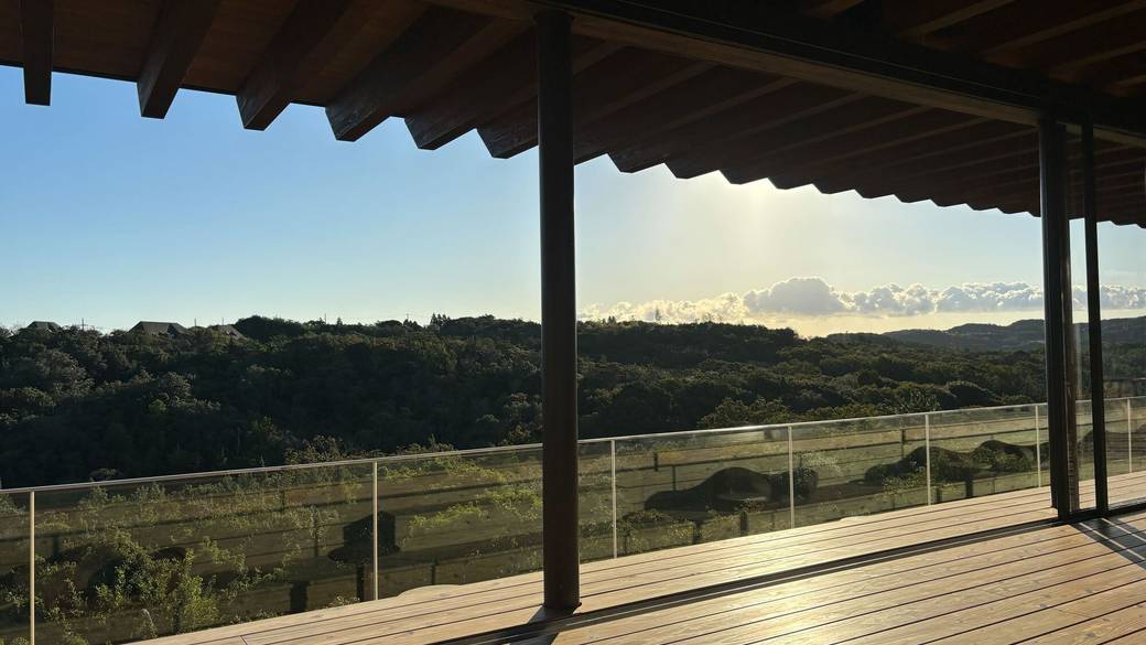 朝の2階デッキ / 3