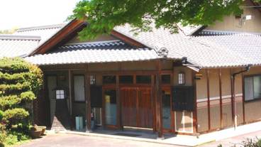 施設の入り口 / 13