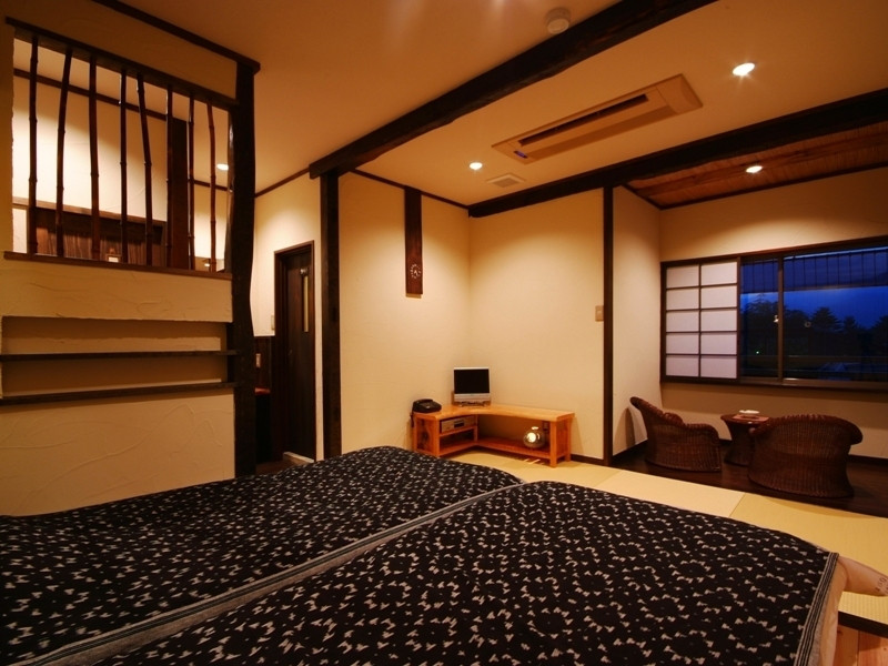 天橋立を眺める　和のベッドルーム