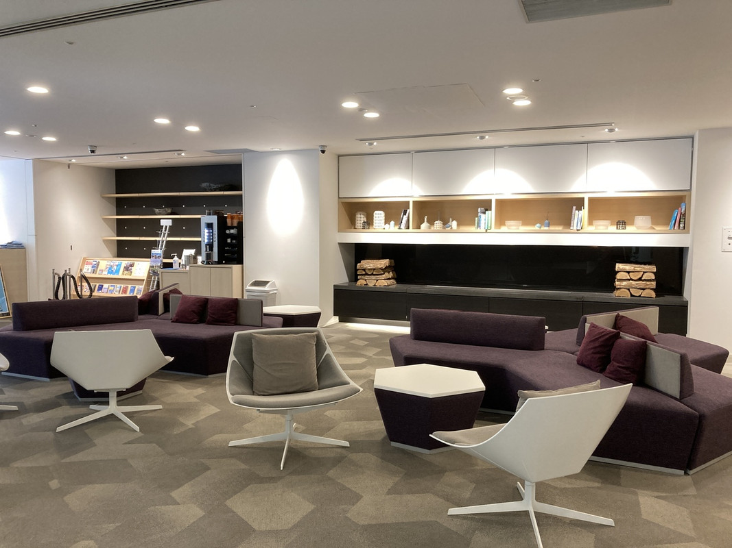 ロビーラウンジでソフトドリンクサービスあり