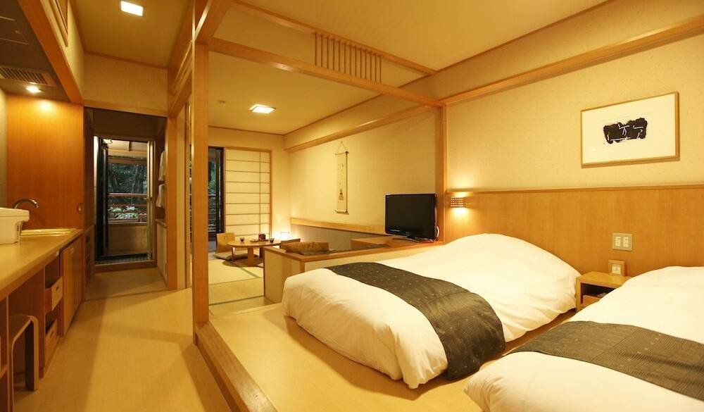 落ち着いた雰囲気と
機能性を両立した部屋 / 2