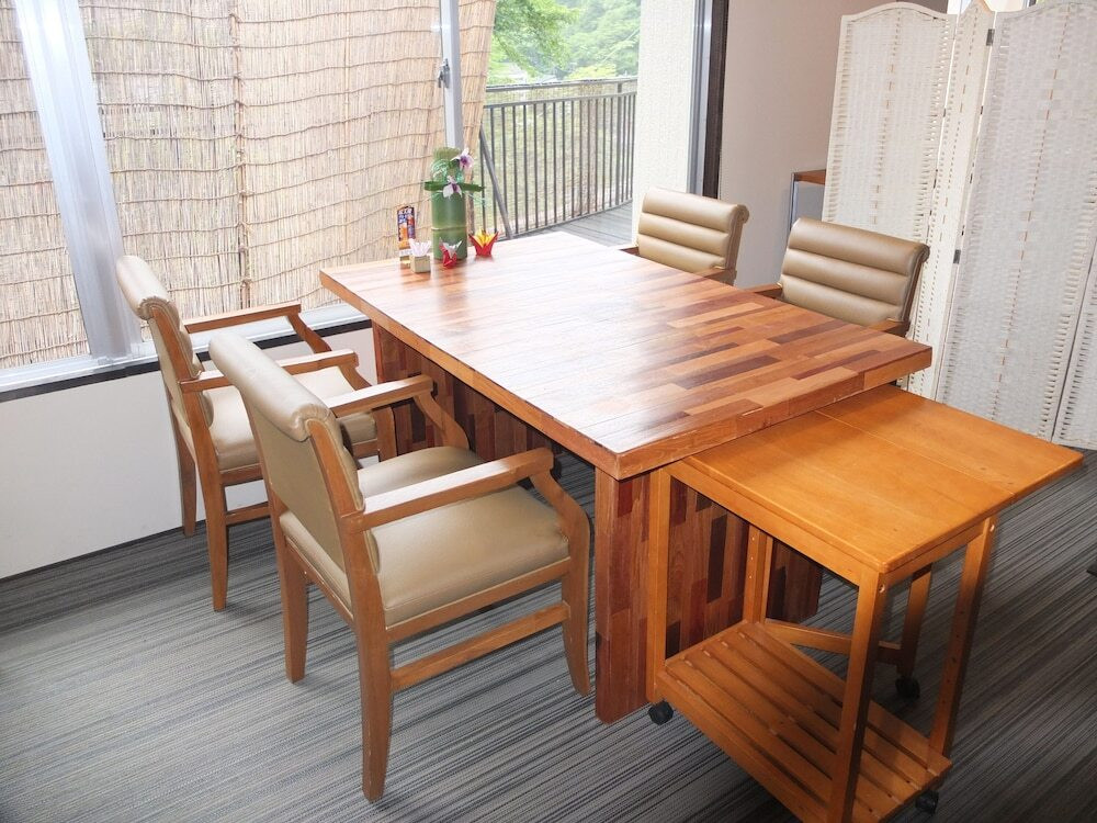 レストラン テーブル