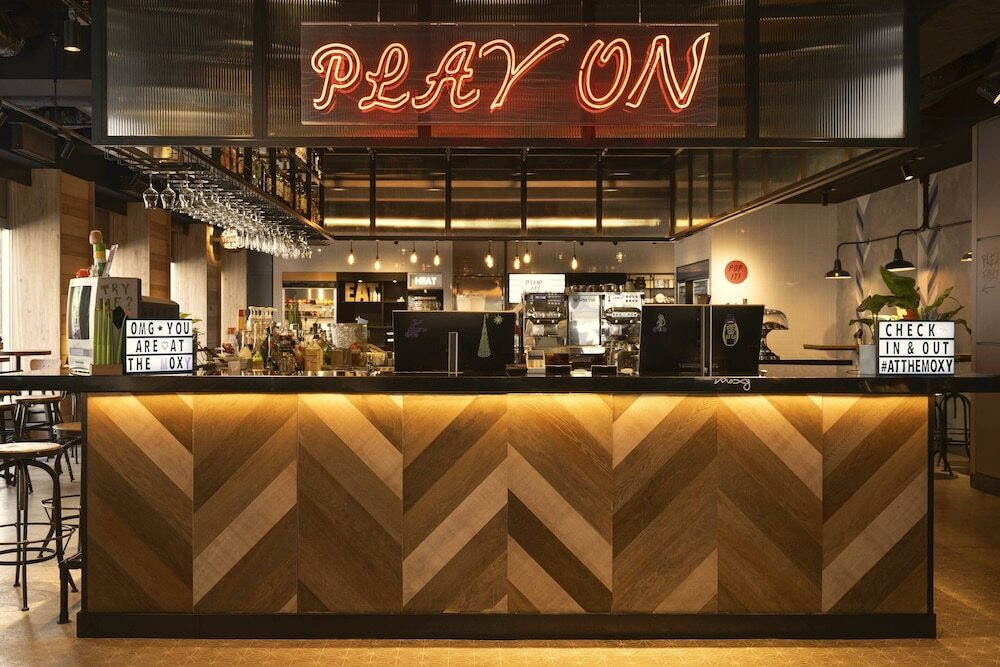 カラフルなドリンクでポップに乾杯♡キュートなホカンスが過ごせるホテル4243126