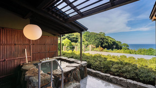 [103/105] 展望露天風呂付き客室／和室10畳+広縁（禁煙）:部屋食