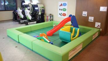 子供用の遊び場 - 屋内 / 9