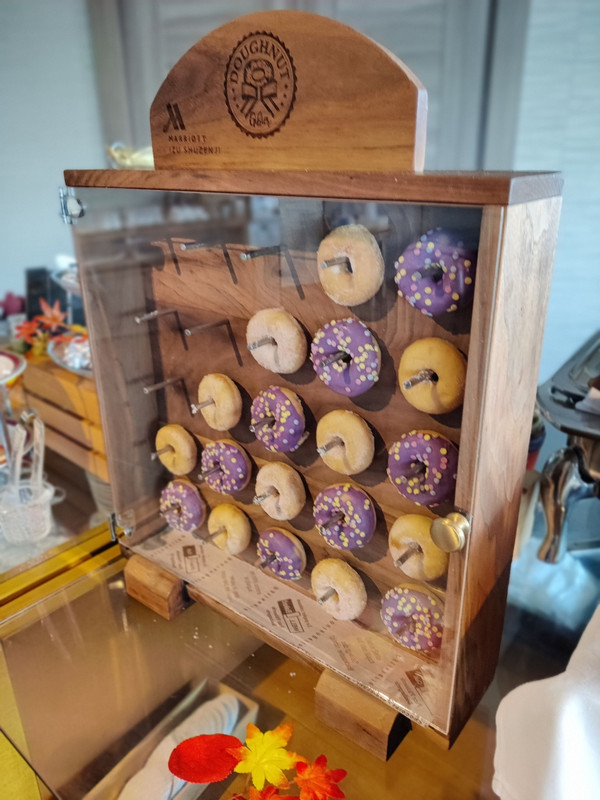 クラブラウンジのドーナッツ