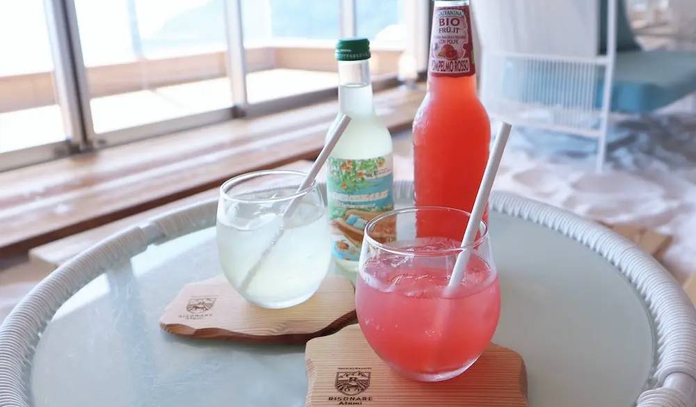 静岡の食材を使ったドリンクやジェラート、アルコールなどメニューが充実。「オーガニックソーダ」や「だいだいサイダー」など映えるドリンクも色々♪