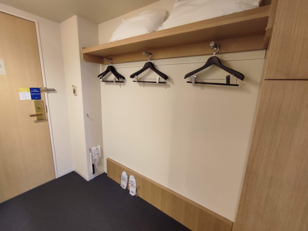 使い捨てスリッパが用意されているのがGood