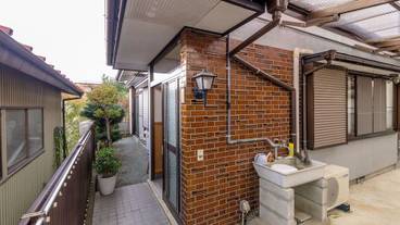 施設の入り口 / 11