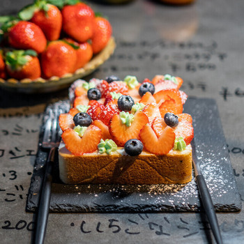 「and cafe」 料理 121873938 いちごななま食パン