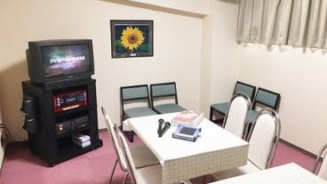 カラオケ ルーム / 9