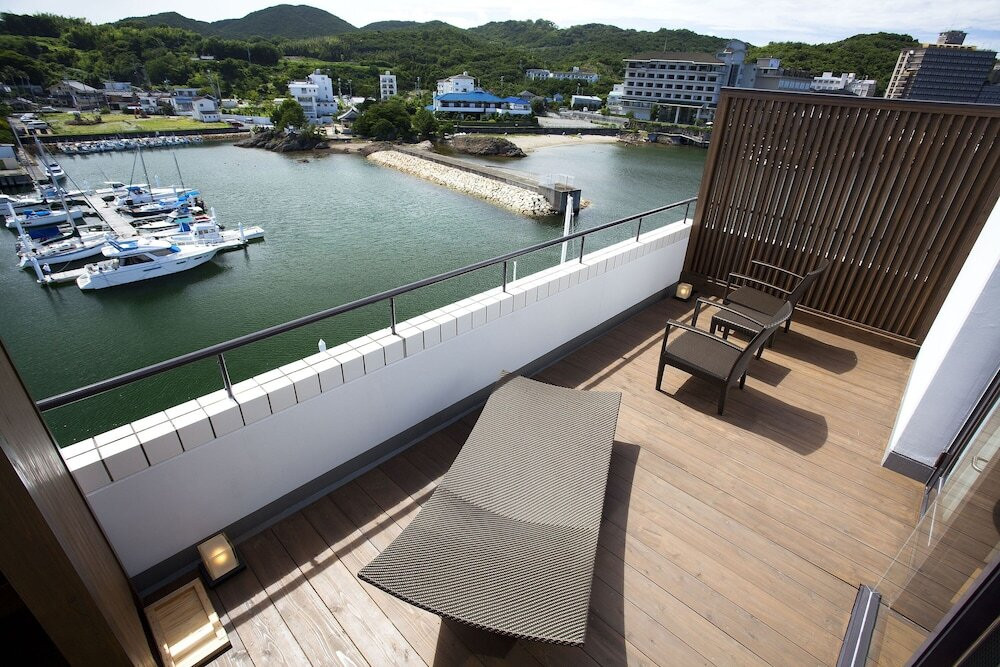 温泉露天風呂付ハーバースパテラスルーム テラス