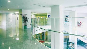 内部エントランス / 2