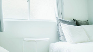 ダブルルーム ダブルベッド 1 台ソファーベッド付き 禁煙 共用バスルーム