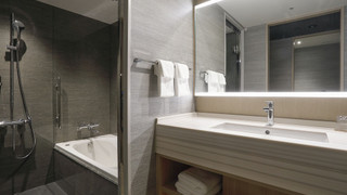 デラックス ルーム シングルベッド 2 台 浴槽