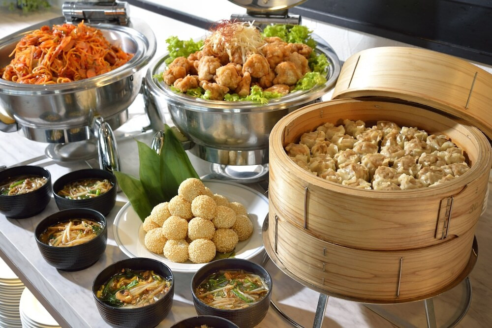 「横浜桜木町ワシントンホテル」 料理 219443879 セイロを開けたら大迫力のシュウマイ