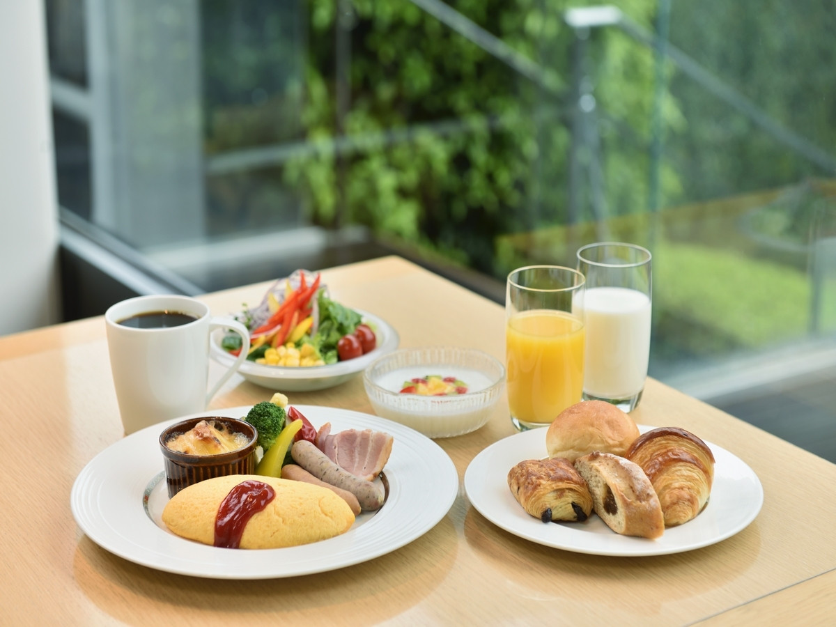 オリジナルカレーにスムージー!朝から大満足の朝食ビュッフェ4232694