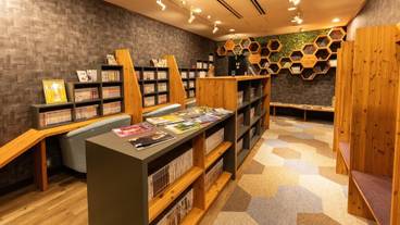 ライブラリースペース① / 4