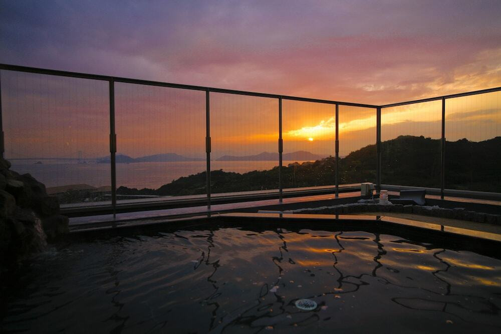 ホテル内で陶芸体験も。2人の思い出を作ってみては？4261987