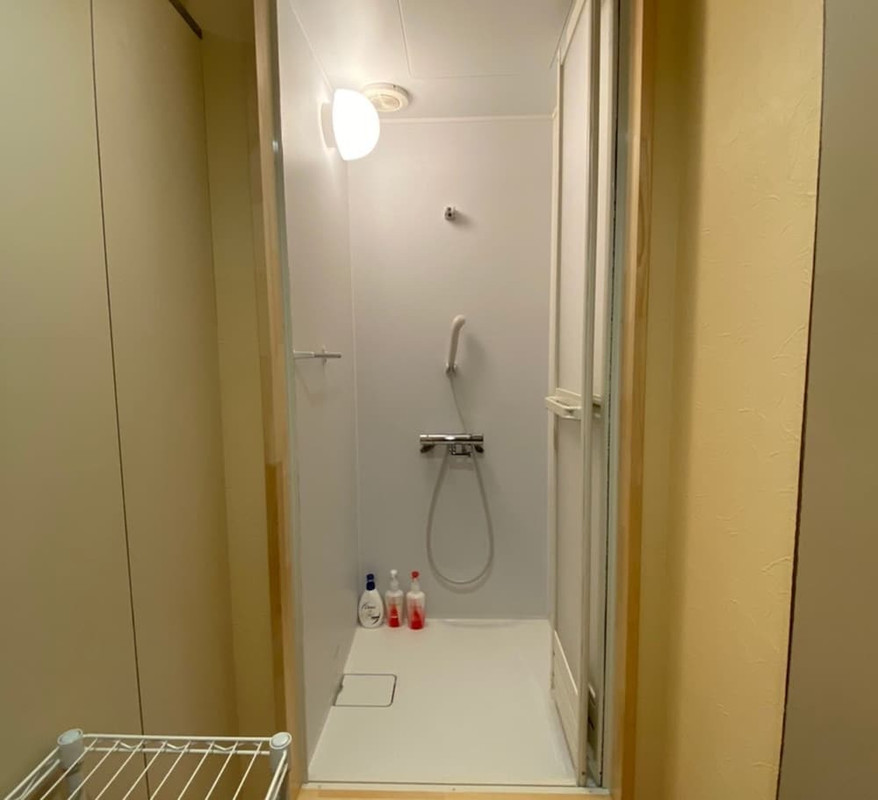 バスルームのシャワー