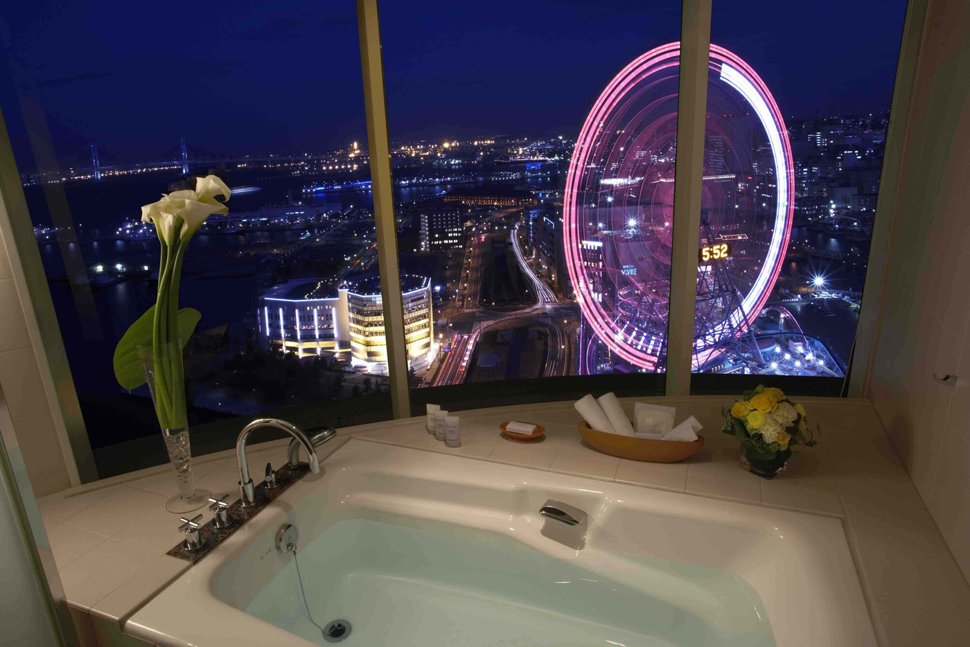 駅直結のシティホテルで、みなとみらいの景色を独り占め4252488