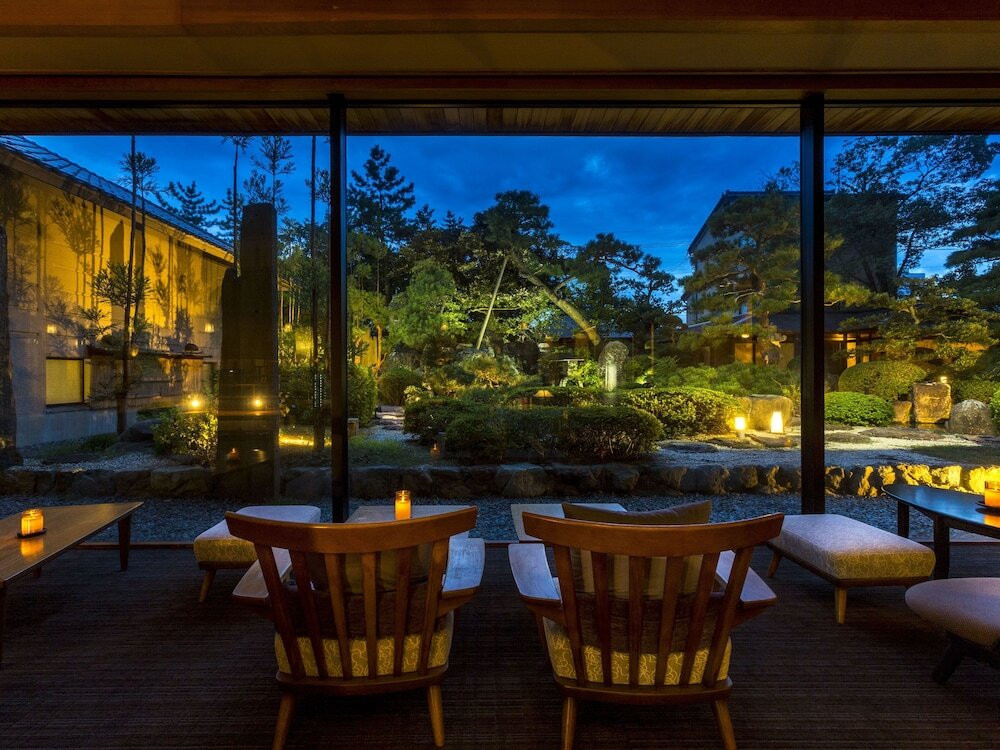 和とモダンが融合した客室で贅沢なひと時を4260391