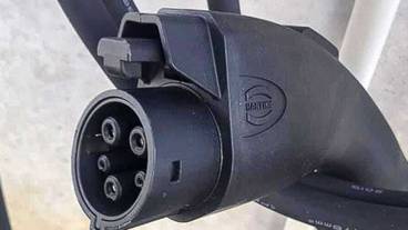 電気車両充電スタンド / 3