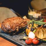 オリエンタルな空間で
美食を楽しむディナー / 1