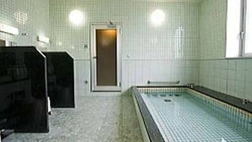 屋内スパ浴槽 / 1