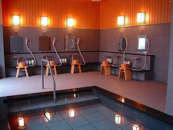 備長炭風呂に浸かって、疲れた身体をゆっくりほぐして3414585