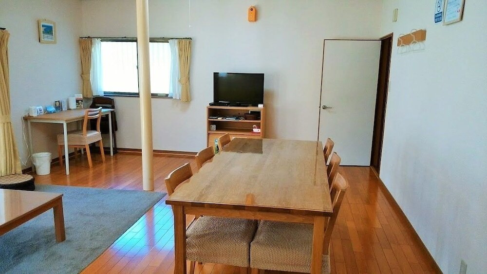 客室内のダイニングエリア