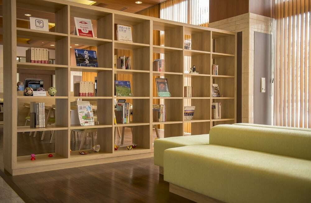 ロビーラウンジ