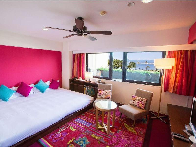 色鮮やかな客室が美しい。アート作品のようなお部屋に心が弾む♪3655289