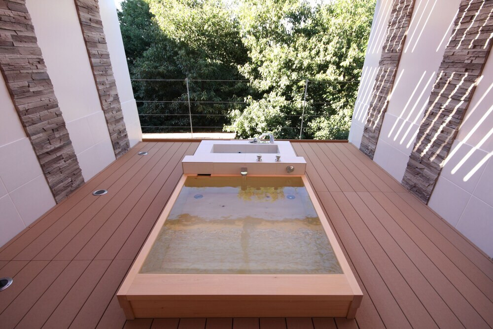 快適なお部屋の露天風呂3392803